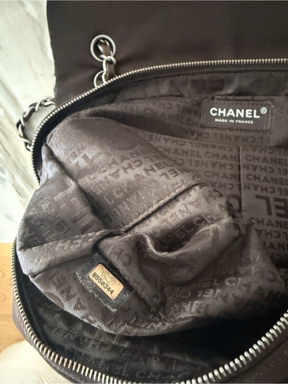 CHANEL Black Quilted Chain Shoulder Bag with Silver-Tone CC - Picture 7 of 8